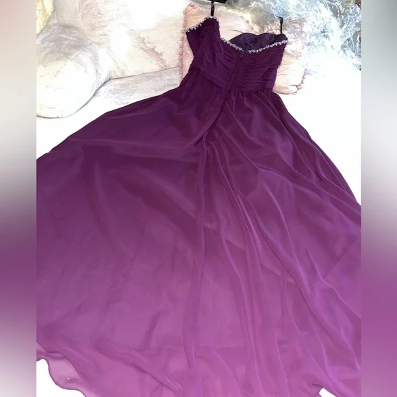 Beautiful wedding guest dress. Used it for a wedding - Picture 6 of 6